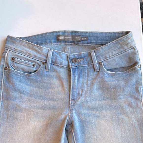 Levi’s slight curve Jeans - Picture 3 of 4